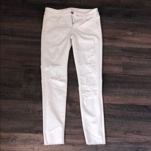 Cream ripped jeans!!